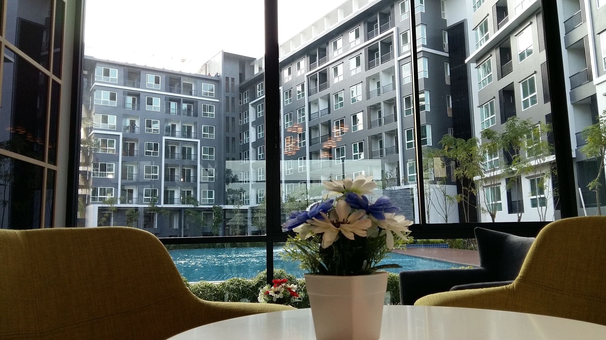 The Change Suites Korat Накхонратчасима Экстерьер фото